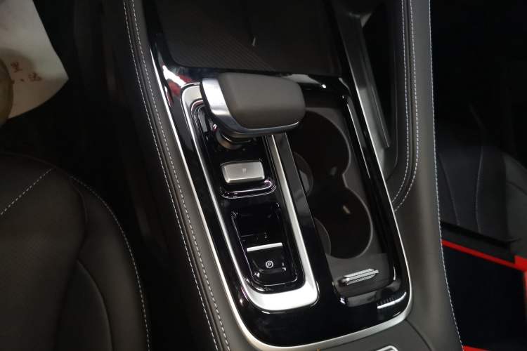 Used Geely Auto Preface 2026 Model Oriental Yao 1.5TD Fuyao Edition Gear Lever