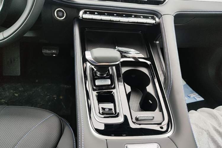 Used Geely Auto Preface 2026 Model Oriental Yao 1.5TD Fuyao Edition Gear Lever