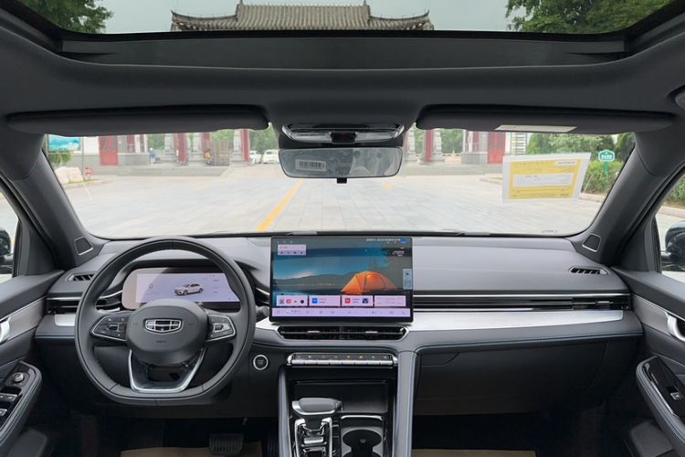 Used Geely Auto Preface 2026 Model Oriental Yao 1.5TD Fuyao Edition Headliner