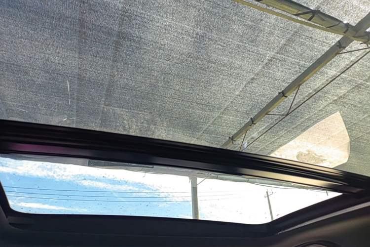 Used Geely Auto Preface 2026 Model Oriental Yao 1.5TD Fuyao Edition Headliner