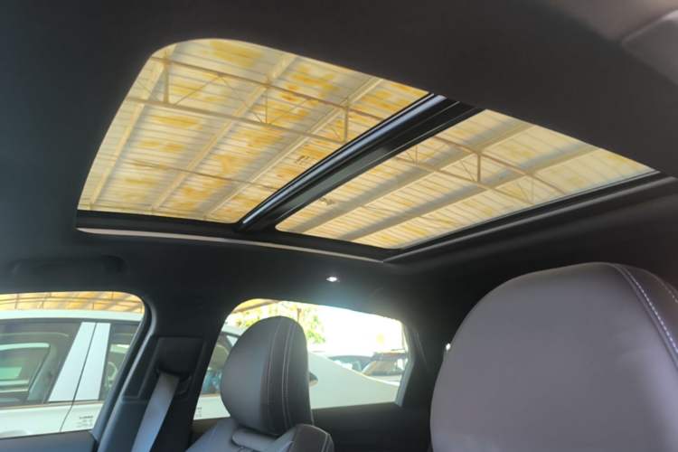 Used Geely Auto Preface 2026 Model Oriental Yao 1.5TD Fuyao Edition Headliner