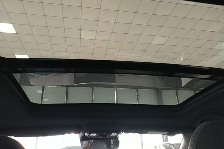 Used Geely Auto Preface 2026 Model Oriental Yao 1.5TD Fuyao Edition Headliner