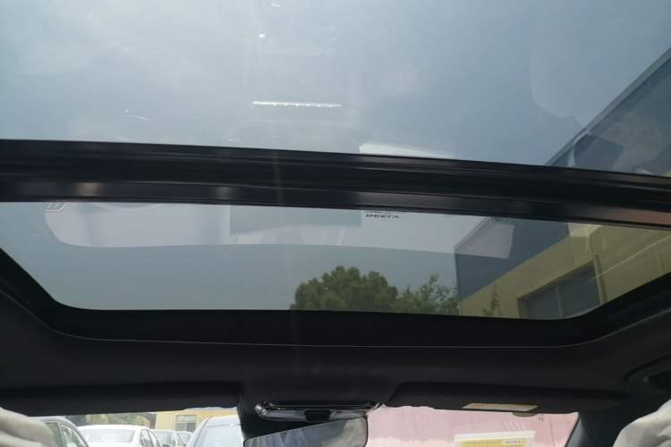 Used Geely Auto Preface 2026 Model Oriental Yao 1.5TD Fuyao Edition Headliner