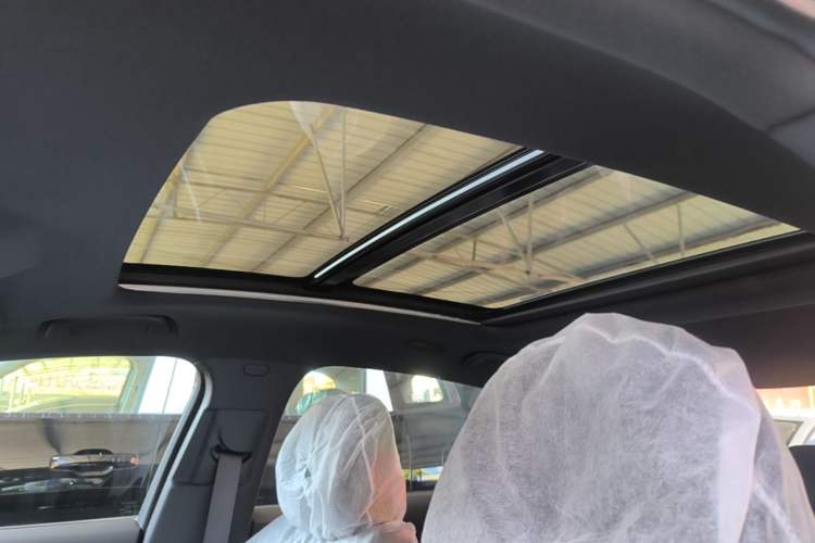 Used Geely Auto Preface 2026 Model Oriental Yao 1.5TD Fuyao Edition Headliner