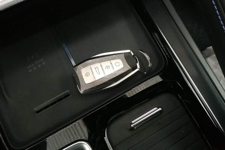 Used Geely Auto Preface 2026 Model Oriental Yao 1.5TD Kunlun Edition Interior 1