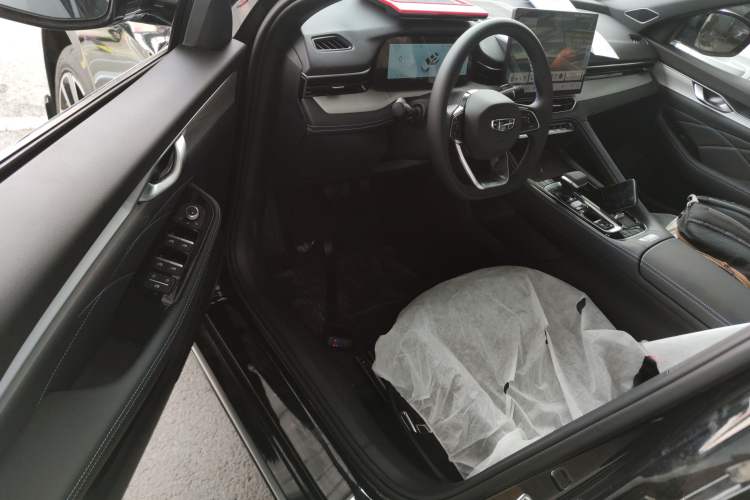Used Geely Auto Preface 2026 Model Oriental Yao 1.5TD Kunlun Edition Interior 3