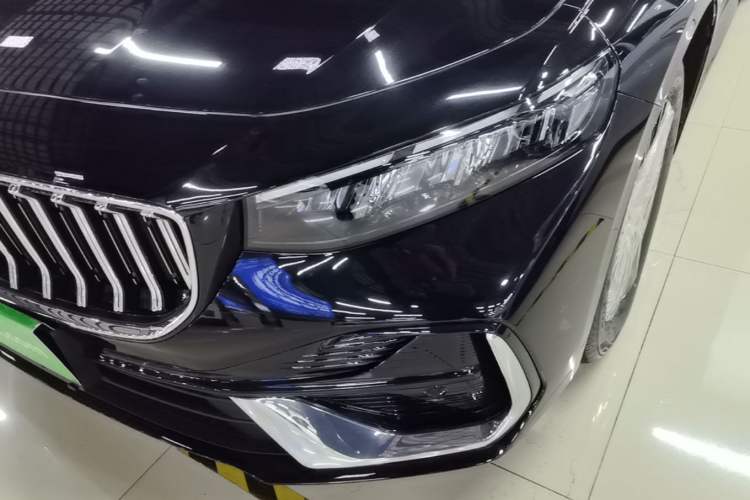 Used Geely Auto Preface 2026 Model Oriental Yao 1.5TD Fuyao Edition Left Front Headlight