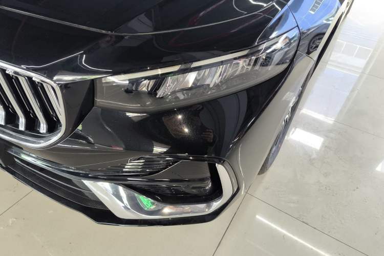 Used Geely Auto Preface 2026 Model Oriental Yao 1.5TD Fuyao Edition Left Front Headlight