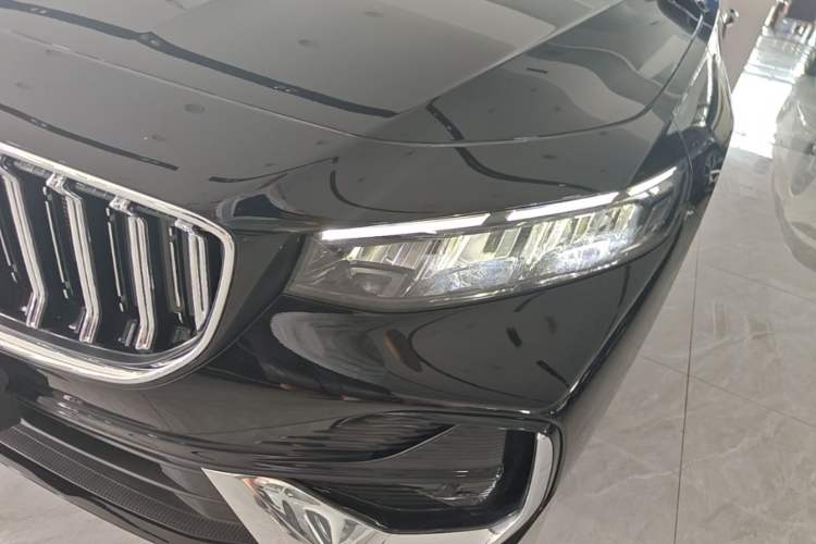 Used Geely Auto Preface 2026 Model Oriental Yao 1.5TD Fuyao Edition Left Front Headlight