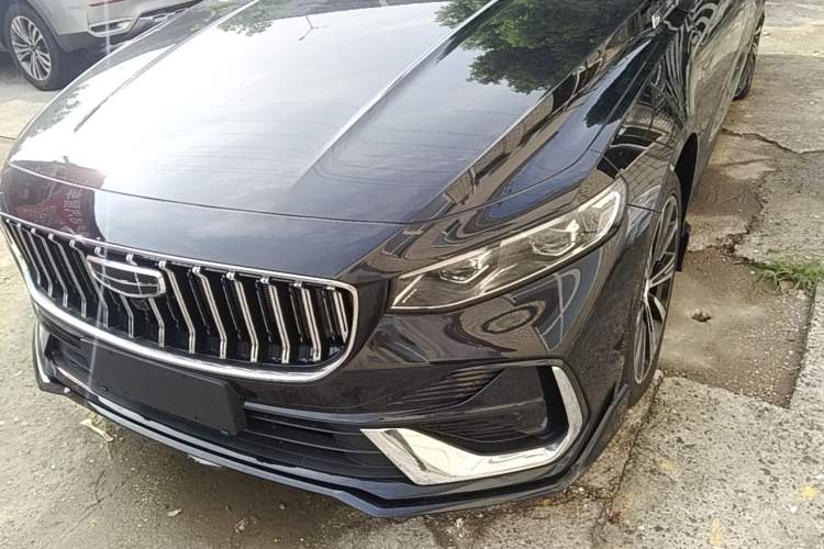 Used Geely Auto Preface 2026 Model Oriental Yao 1.5TD Kunlun Edition Left Front Headlight