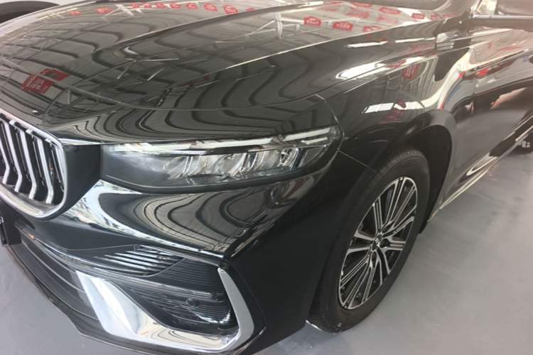 Used Geely Auto Preface 2026 Model Oriental Yao 1.5TD Fuyao Edition Left Front Headlight