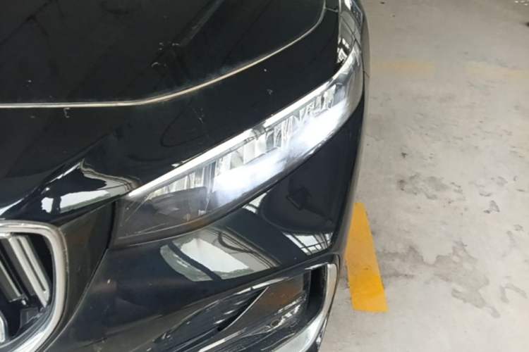 Used Geely Auto Preface 2026 Model Oriental Yao 1.5TD Fuyao Edition Left Front Headlight