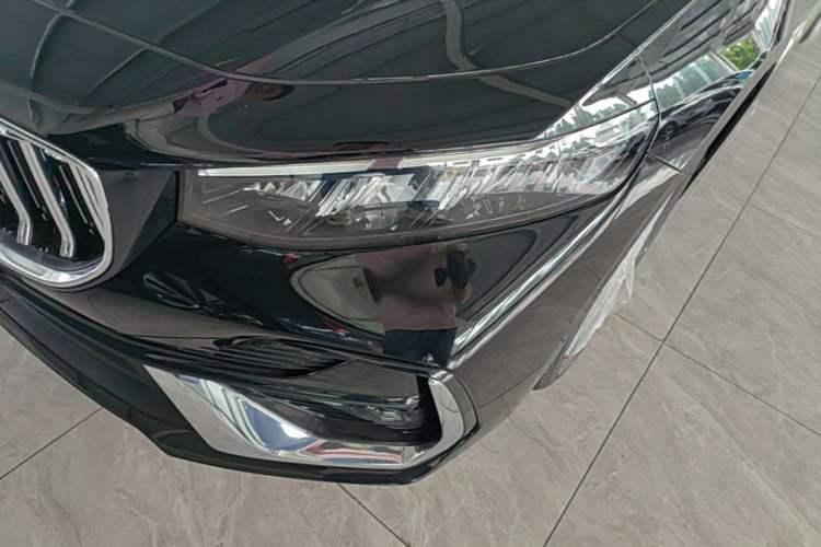 Used Geely Auto Preface 2026 Model Oriental Yao 1.5TD Fuyao Edition Left Front Headlight