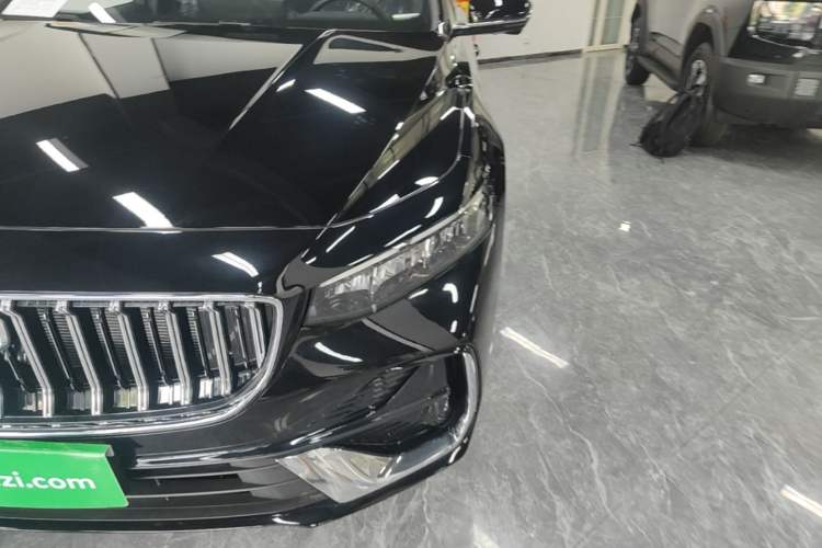 Used Geely Auto Preface 2026 Model Oriental Yao 1.5TD Fuyao Edition Left Front Headlight