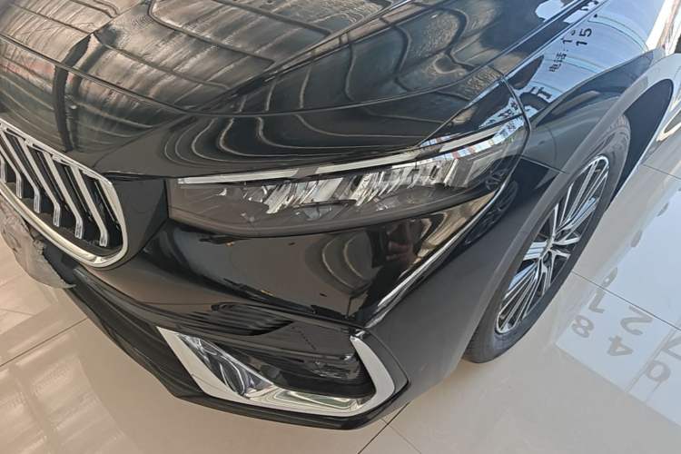 Used Geely Auto Preface 2026 Model Oriental Yao 1.5TD Fuyao Edition Left Front Headlight