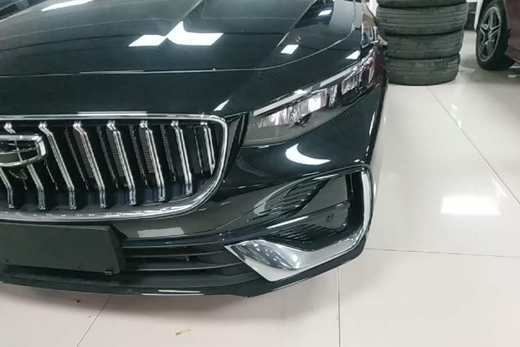 Used Geely Auto Preface 2026 Model Oriental Yao 1.5TD Fuyao Edition Left Front Headlight