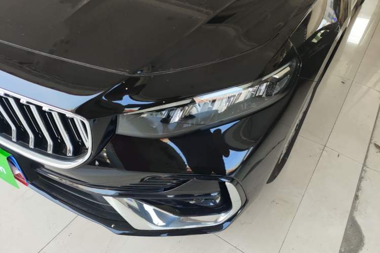 Used Geely Auto Preface 2026 Model Oriental Yao 1.5TD Fuyao Edition Left Front Headlight