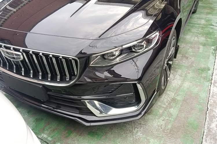 Used Geely Auto Preface 2026 Model Oriental Yao 1.5TD Kunlun Edition Left Front Headlight
