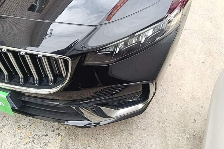 Used Geely Auto Preface 2026 Model Oriental Yao 1.5TD Fuyao Edition Left Front Headlight
