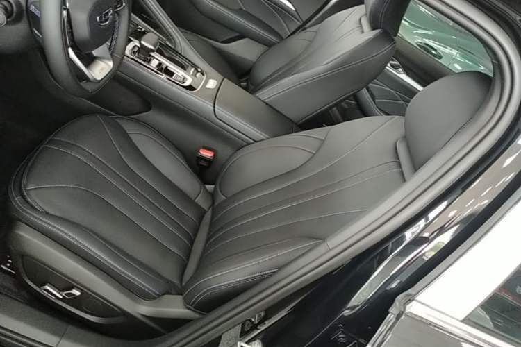 Used Geely Auto Preface 2026 Model Oriental Yao 1.5TD Fuyao Edition Left Front Seat
