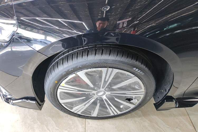 Used Geely Auto Preface 2026 Model Oriental Yao 1.5TD Kunlun Edition Left Front Wheel Hub