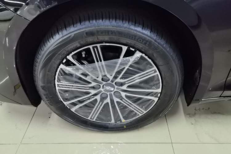 Used Geely Auto Preface 2026 Model Oriental Yao 1.5TD Fuyao Edition Left Front Wheel Hub