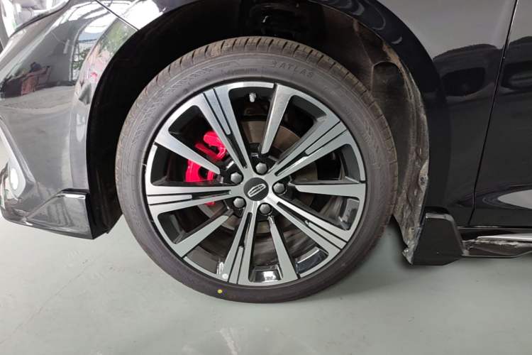 Used Geely Auto Preface 2026 Model Oriental Yao 1.5TD Kunlun Edition Left Front Wheel Hub