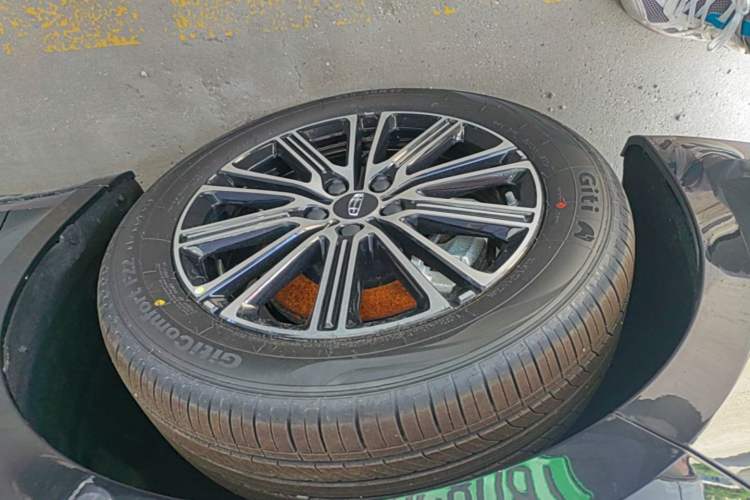 Used Geely Auto Preface 2026 Model Oriental Yao 1.5TD Fuyao Edition Left Front Wheel Hub