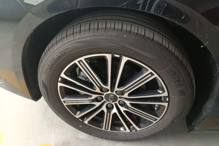 Used Geely Auto Preface 2026 Model Oriental Yao 1.5TD Fuyao Edition Left Front Wheel Hub