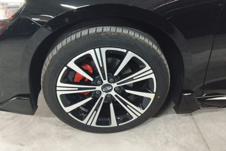 Used Geely Auto Preface 2026 Model Oriental Yao 1.5TD Kunlun Edition Left Front Wheel Hub