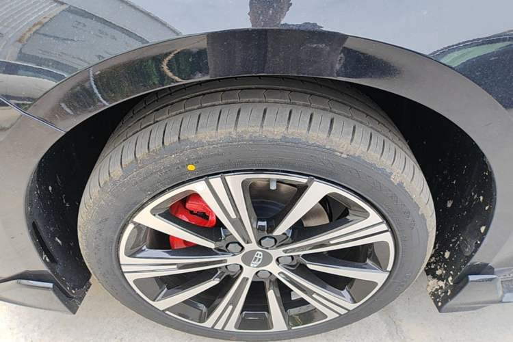 Used Geely Auto Preface 2026 Model Oriental Yao 1.5TD Kunlun Edition Left Front Wheel Hub