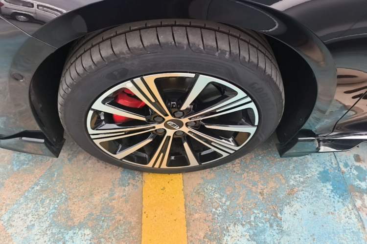 Used Geely Auto Preface 2026 Model Oriental Yao 2.0TD Lanxing Edition Left Front Wheel Hub