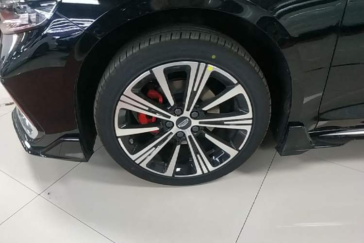 Used Geely Auto Preface 2026 Model Oriental Yao 1.5TD Kunlun Edition Left Front Wheel Hub
