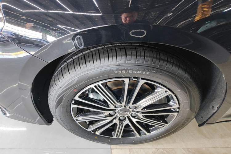 Used Geely Auto Preface 2026 Model Oriental Yao 1.5TD Fuyao Edition Left Front Wheel Hub