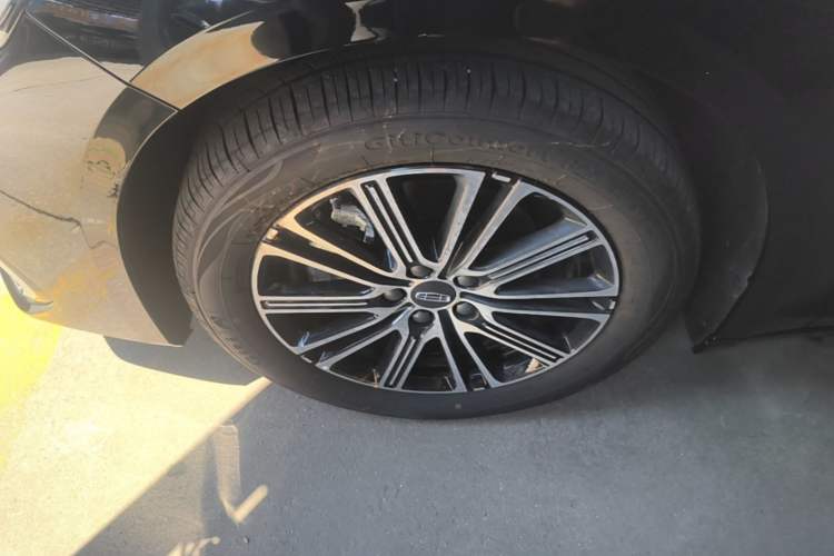 Used Geely Auto Preface 2026 Model Oriental Yao 1.5TD Fuyao Edition Left Front Wheel Hub