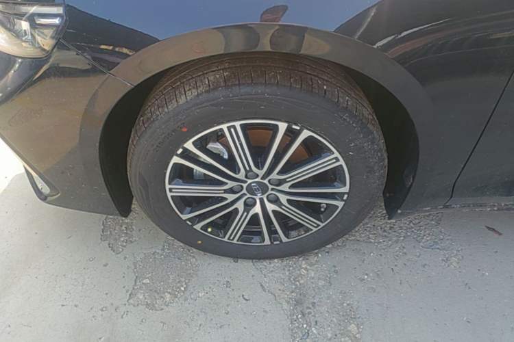 Used Geely Auto Preface 2026 Model Oriental Yao 1.5TD Fuyao Edition Left Front Wheel Hub