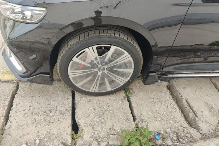 Used Geely Auto Preface 2026 Model Oriental Yao 1.5TD Kunlun Edition Left Front Wheel Hub