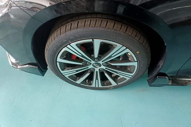 Used Geely Auto Preface 2026 Model Oriental Yao 1.5TD Kunlun Edition Left Front Wheel Hub