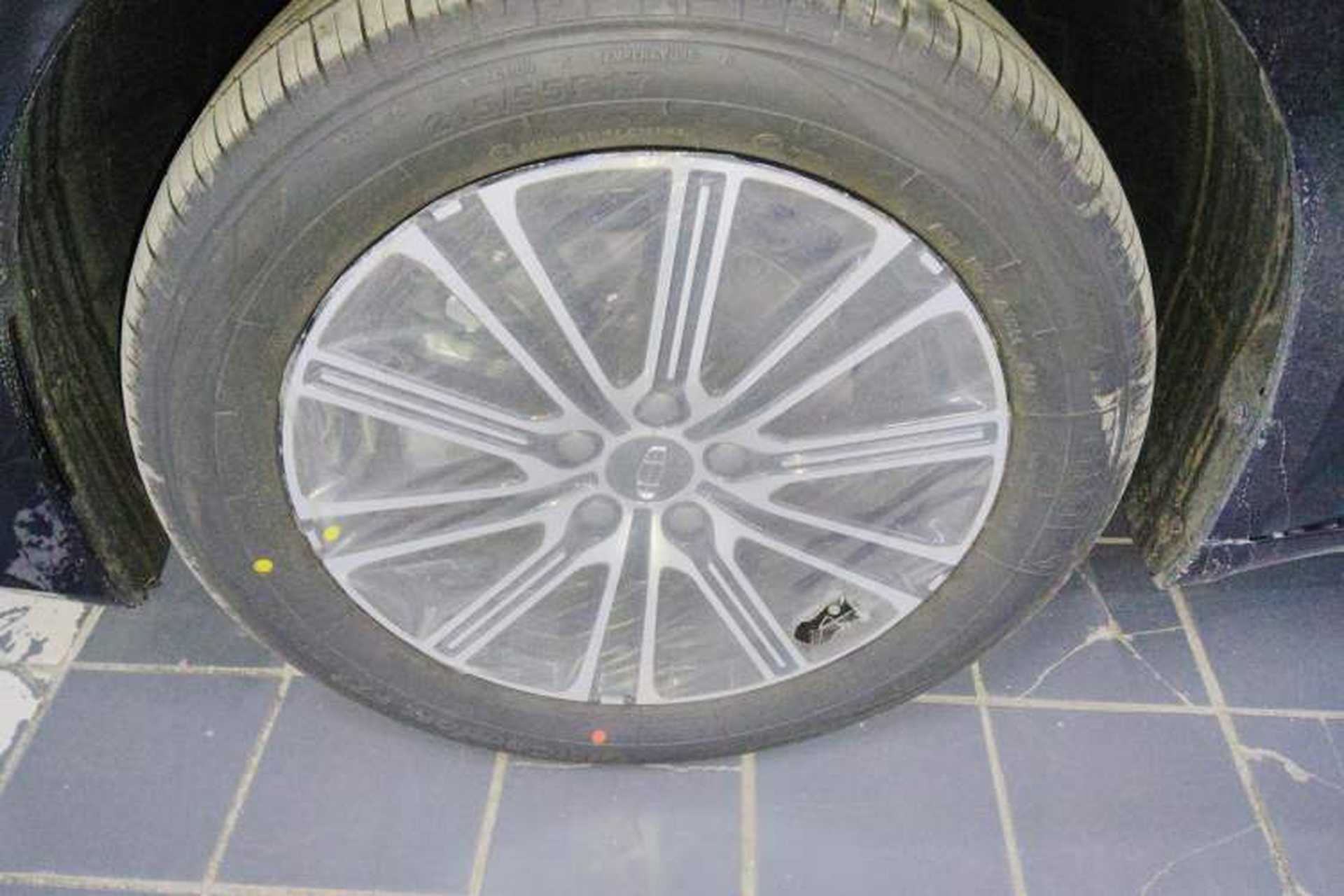 Used Geely Auto Preface 2026 Model Oriental Yao 1.5TD Fuyao Edition Left Front Wheel Hub