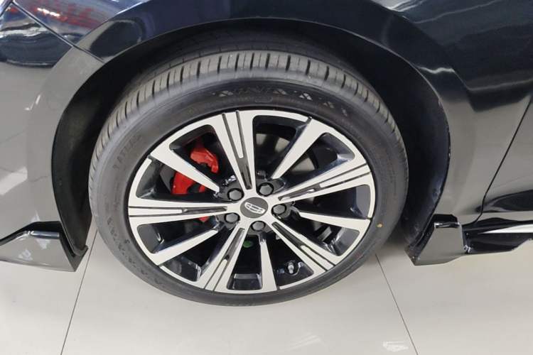 Used Geely Auto Preface 2026 Model Oriental Yao 1.5TD Kunlun Edition Left Front Wheel Hub