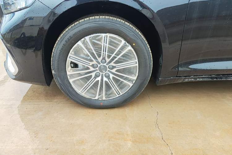 Used Geely Auto Preface 2026 Model Oriental Yao 1.5TD Fuyao Edition Left Front Wheel Hub