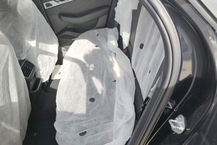 Used Geely Auto Preface 2026 Model Oriental Yao 1.5TD Fuyao Edition Left Rear Seat