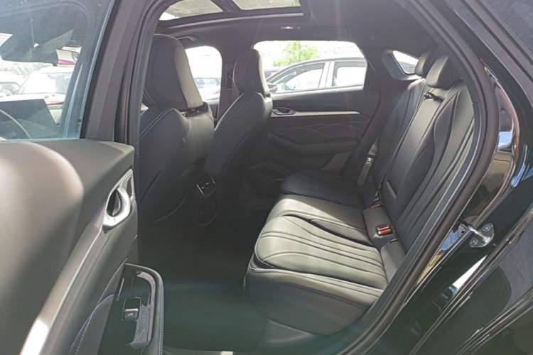 Used Geely Auto Preface 2026 Model Oriental Yao 1.5TD Fuyao Edition Left Rear Seat