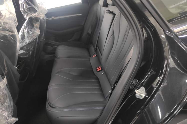 Used Geely Auto Preface 2026 Model Oriental Yao 1.5TD Fuyao Edition Left Rear Seat