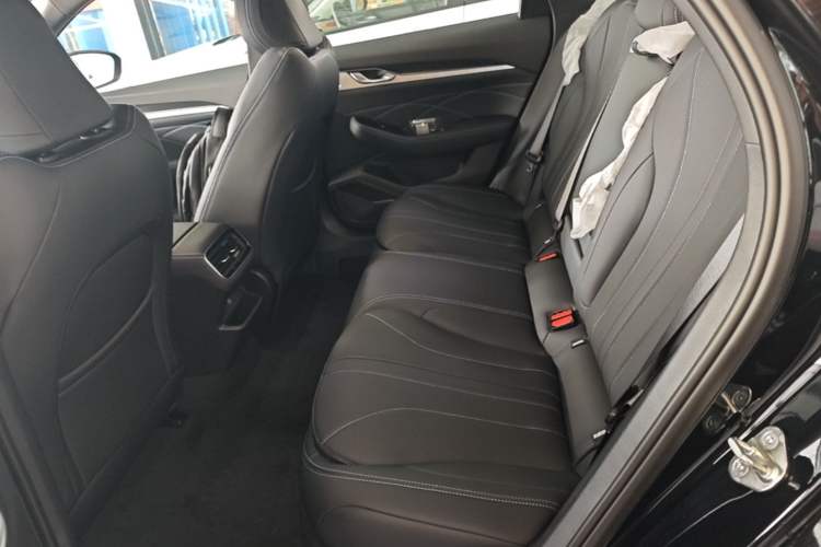 Used Geely Auto Preface 2026 Model Oriental Yao 1.5TD Fuyao Edition Left Rear Seat