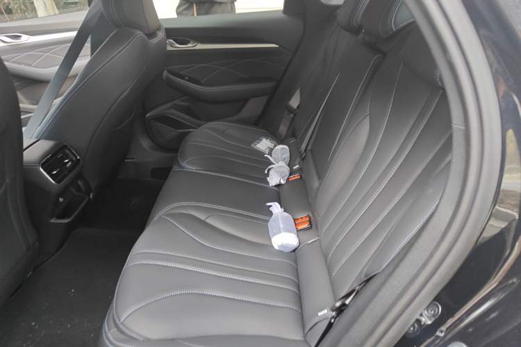 Used Geely Auto Preface 2026 Model Oriental Yao 1.5TD Fuyao Edition Left Rear Seat