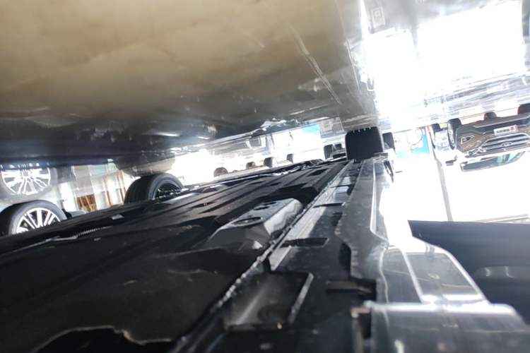Used Geely Auto Preface 2026 Model Oriental Yao 1.5TD Kunlun Edition Left Side Sill