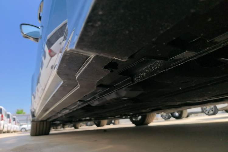 Used Geely Auto Preface 2026 Model Oriental Yao 1.5TD Kunlun Edition Left Side Sill