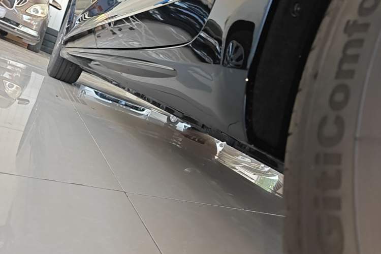 Used Geely Auto Preface 2026 Model Oriental Yao 1.5TD Fuyao Edition Left Side Sill