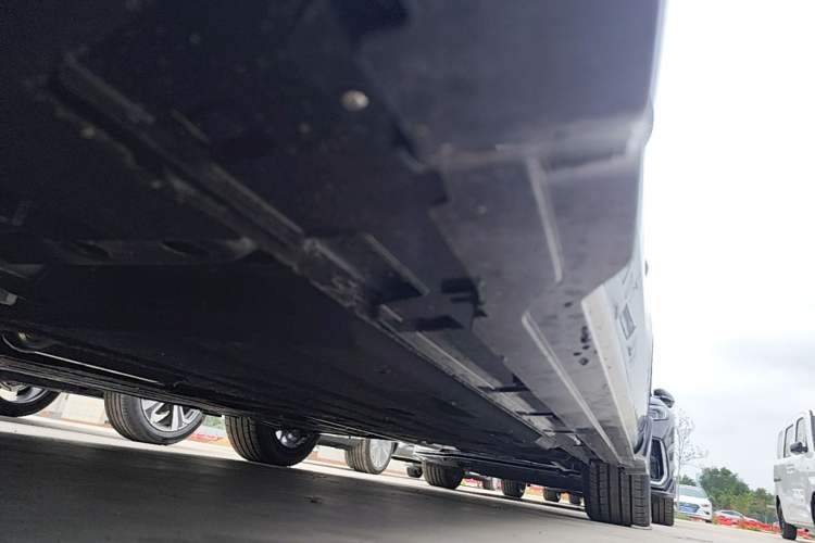 Used Geely Auto Preface 2026 Model Oriental Yao 1.5TD Kunlun Edition Left Side Sill